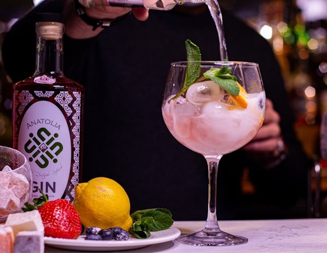 matcha gin a tonic